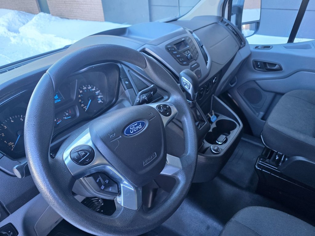 Ford Transit Cargo Van T-250 Low Roof 148' 2019 à Repentigny, Québec - 13 - w1024h768px