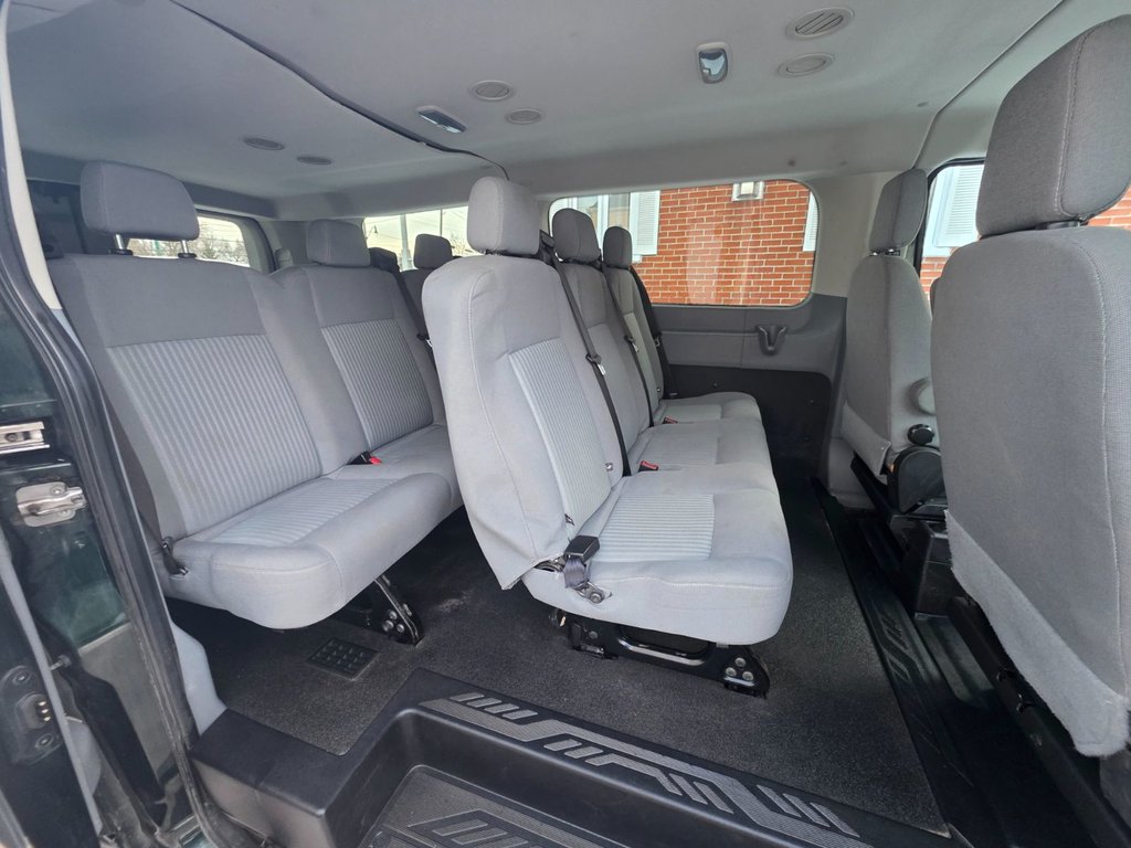 Ford TRANSIT PASSENGER WAGON XL Low Roof 130' 2015 à Repentigny, Québec - 10 - w1024h768px