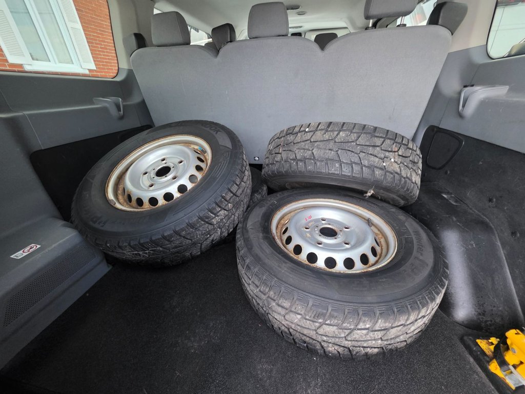 Ford TRANSIT PASSENGER WAGON XL Low Roof 130' 2015 à Repentigny, Québec - 12 - w1024h768px