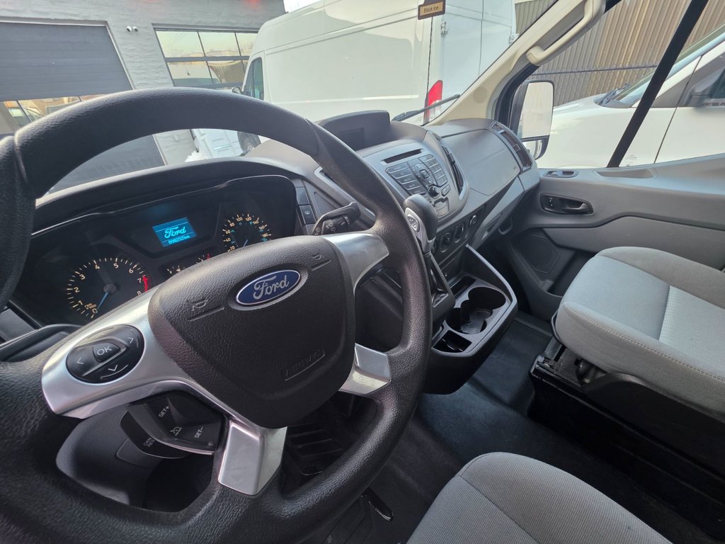 Ford TRANSIT PASSENGER WAGON XL Low Roof 130' 2015 à Repentigny, Québec - 14 - w1024h768px
