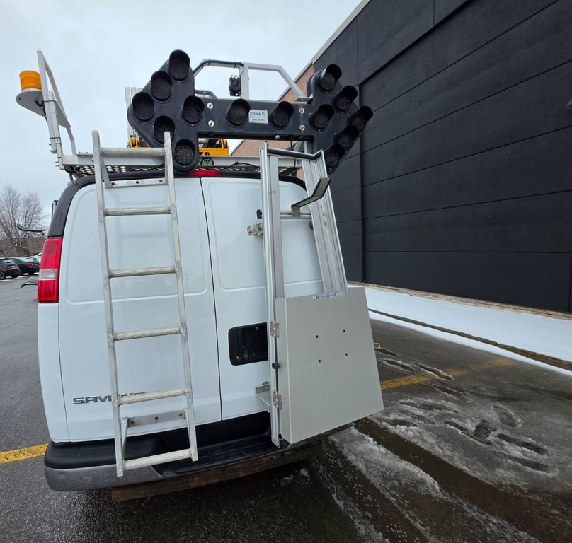 2017 GMC Savana Cargo Van 3500 155' in Repentigny, Quebec - 7 - w1024h768px