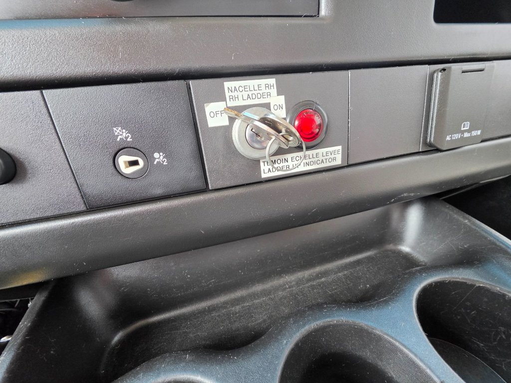 2017 GMC Savana Cargo Van 3500 155' in Repentigny, Quebec - 13 - w1024h768px