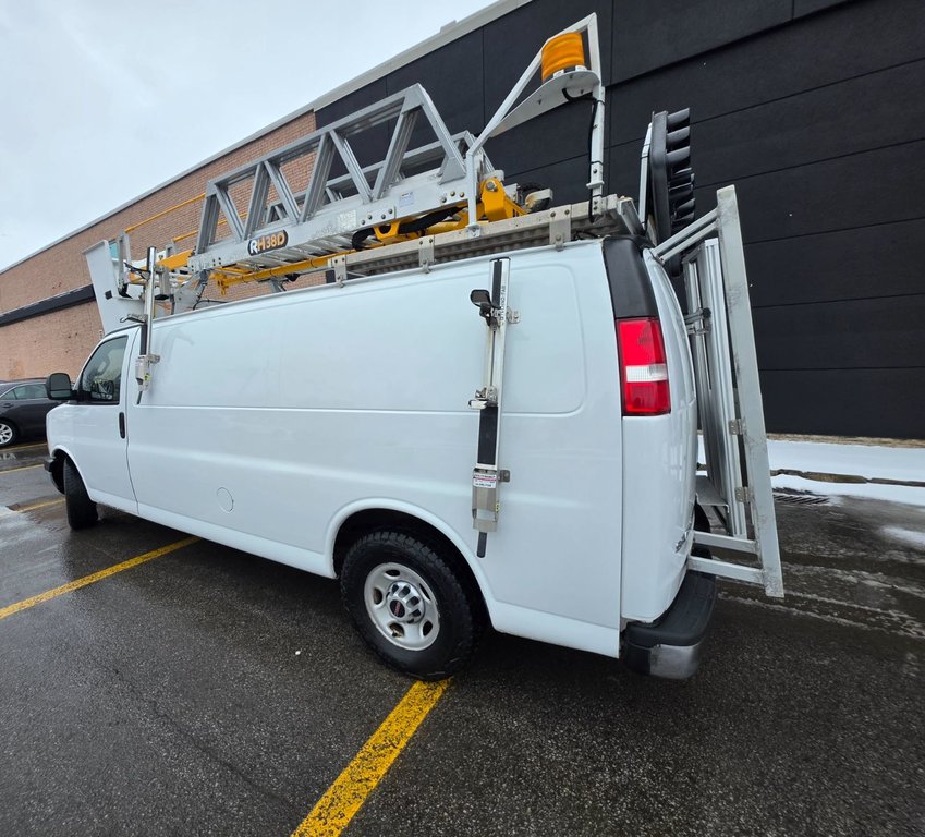 2017 GMC Savana Cargo Van 3500 155' in Repentigny, Quebec - 6 - w1024h768px