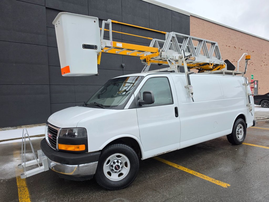 2017 GMC Savana Cargo Van 3500 155' in Repentigny, Quebec - 1 - w1024h768px