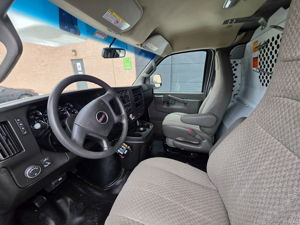 2017 GMC Savana Cargo Van 3500 155' in Repentigny, Quebec - 11 - w1024h768px