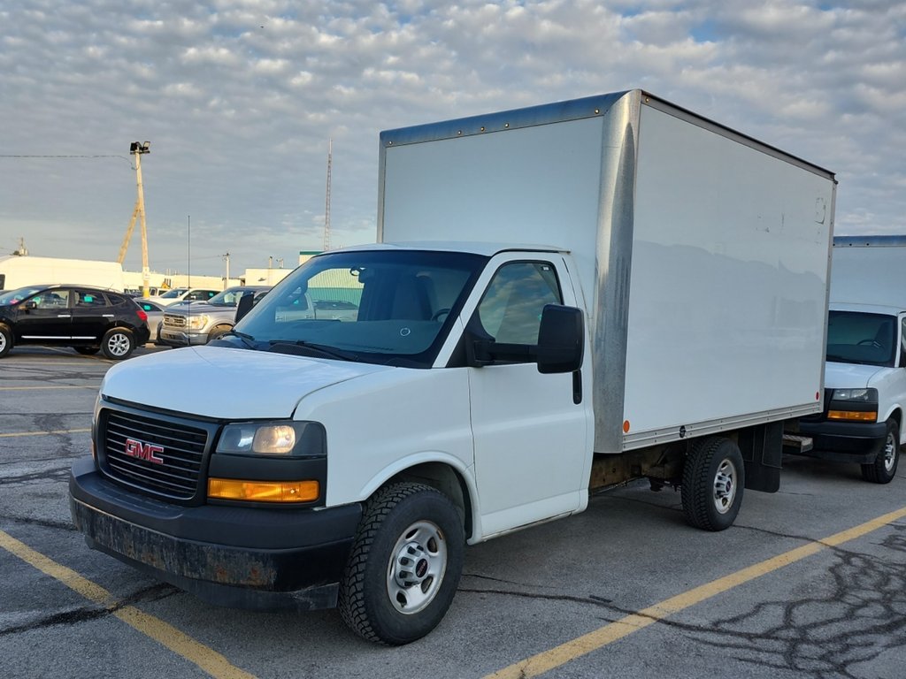 GMC Savana Commercial Cutaway 3500 Cube 14' PIEDS 2019 à Repentigny, Québec - 3 - w1024h768px
