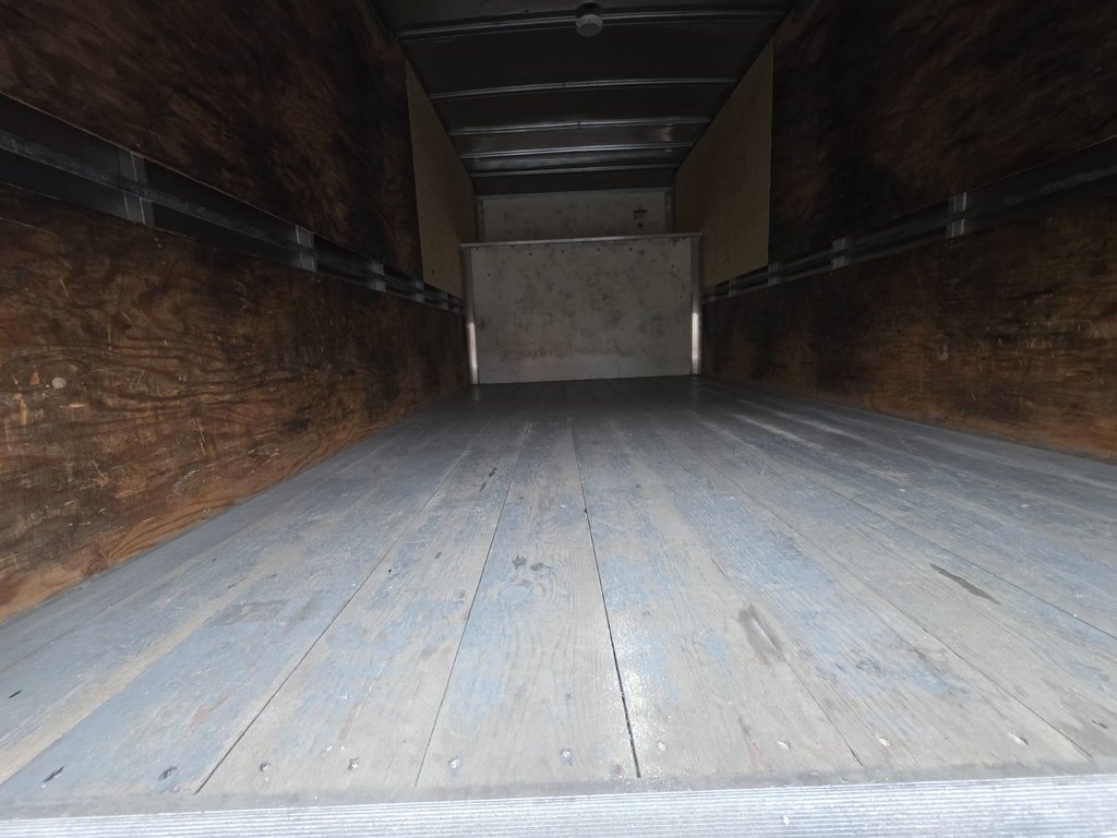 2023 GMC Savana Commercial Cutaway Cube 12 PIEDS 12' OVERCAB DECK in Repentigny, Quebec - 7 - w1024h768px