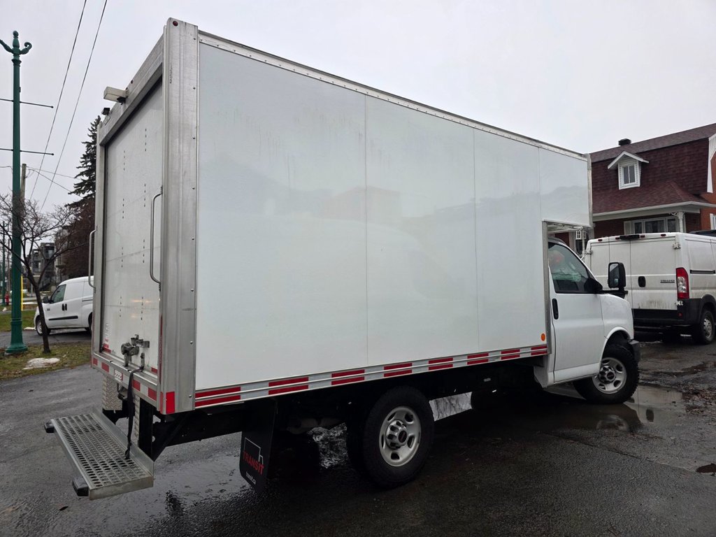 2023 GMC Savana Commercial Cutaway Cube 12 PIEDS 12' OVERCAB DECK in Repentigny, Quebec - 6 - w1024h768px