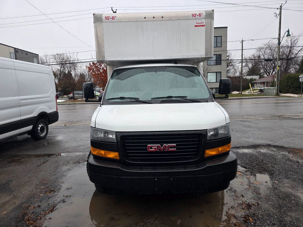 2023 GMC Savana Commercial Cutaway Cube 12 PIEDS 12' OVERCAB DECK in Repentigny, Quebec - 2 - w1024h768px