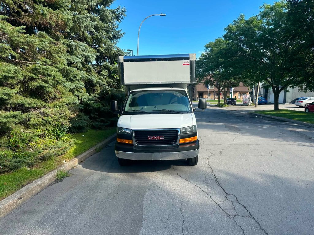 GMC Savana Commercial Cutaway 3500 Cube 14' 2023 à Repentigny, Québec - 3 - w1024h768px