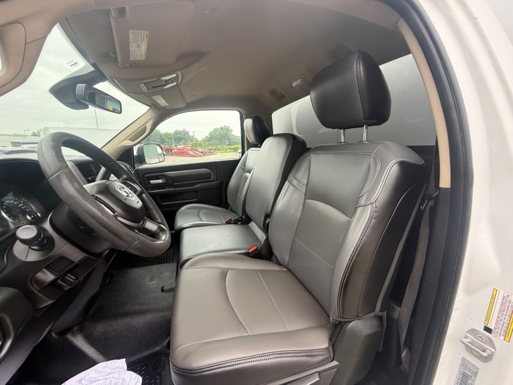 2019 Ram 5500 Chassis Tradesman in Saint-Sulpice, Quebec - 15 - w1024h768px