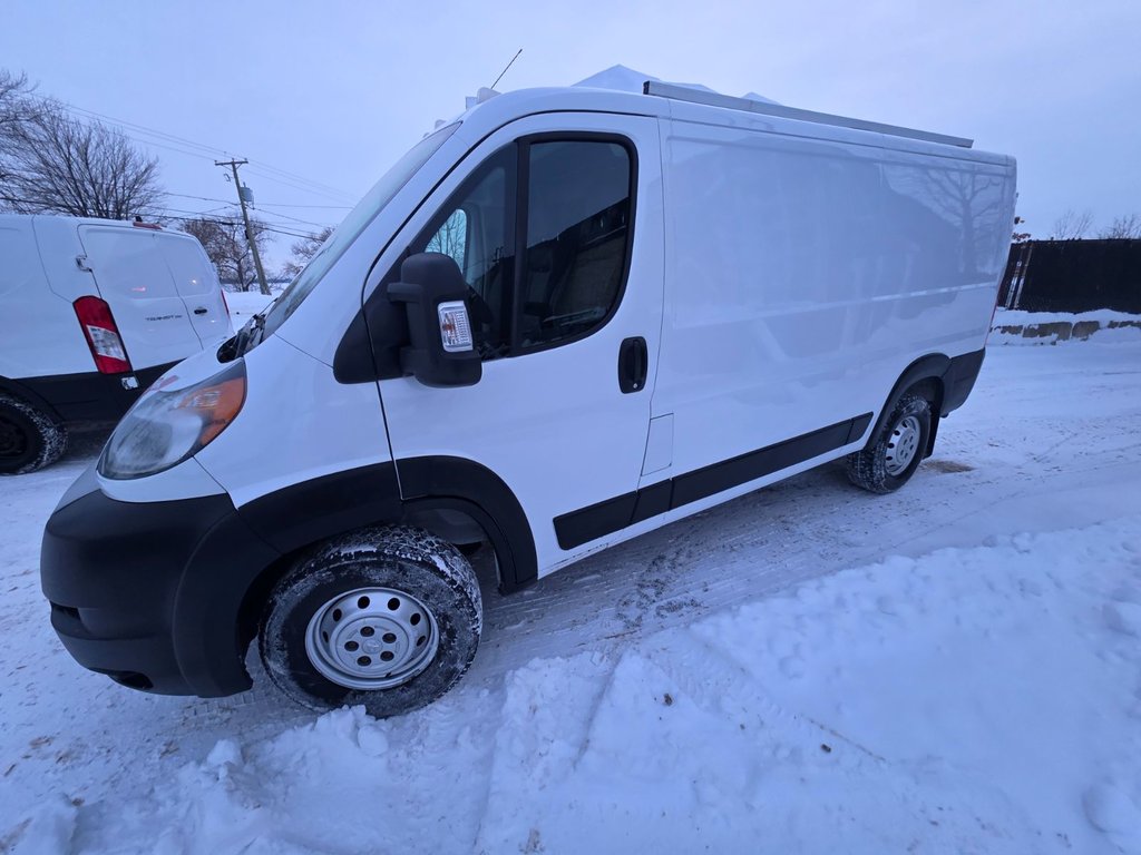 2021 Ram ProMaster Cargo Van 1500 Low Roof 136' in Repentigny, Quebec - 3 - w1024h768px