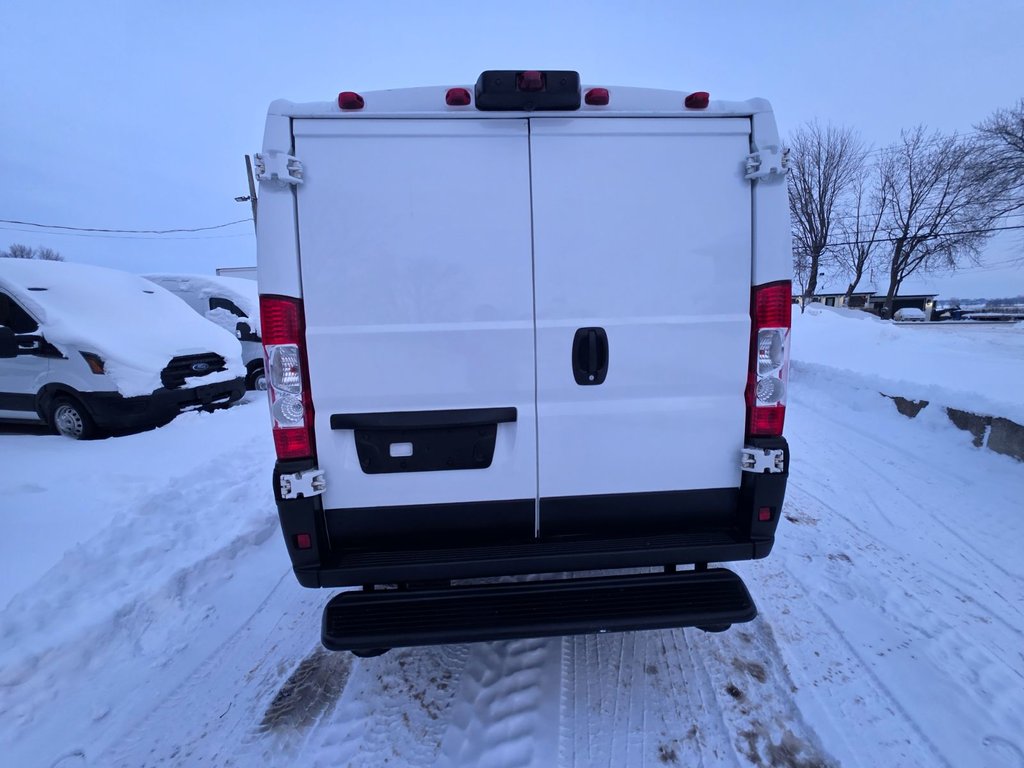 2021 Ram ProMaster Cargo Van 1500 Low Roof 136' in Repentigny, Quebec - 7 - w1024h768px