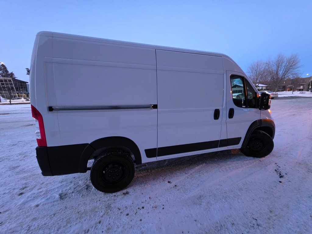 Ram ProMaster Cargo Van 2500 High Roof 136' 2023 à Repentigny, Québec - 7 - w1024h768px