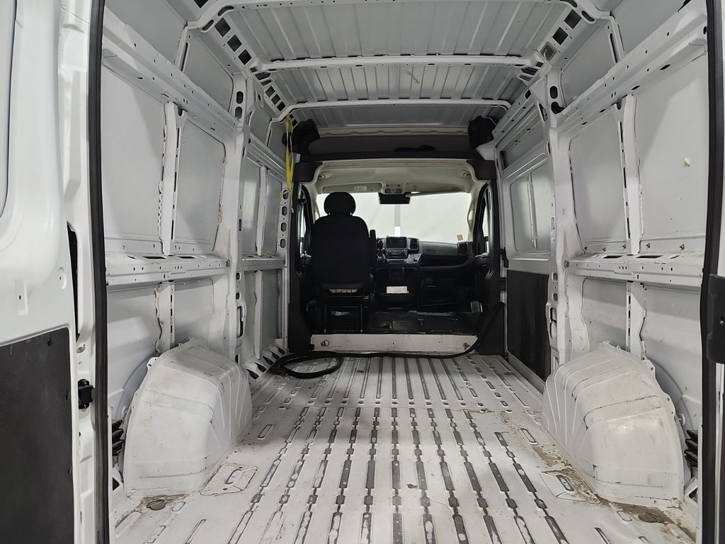 2023 Ram ProMaster Cargo Van 2500 High Roof 136' in Repentigny, Quebec - 4 - w1024h768px