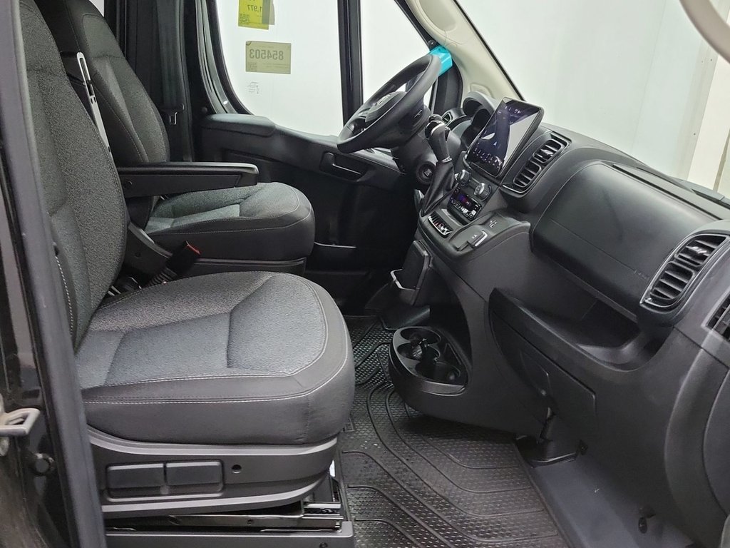 2023 Ram ProMaster Cargo Van 2500 High Roof 136’ in Repentigny, Quebec - 7 - w1024h768px