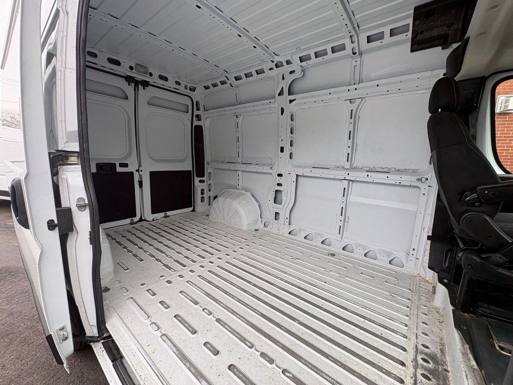 Ram ProMaster Cargo Van 2500 High Roof 136' 2023 à Repentigny, Québec - 9 - w1024h768px