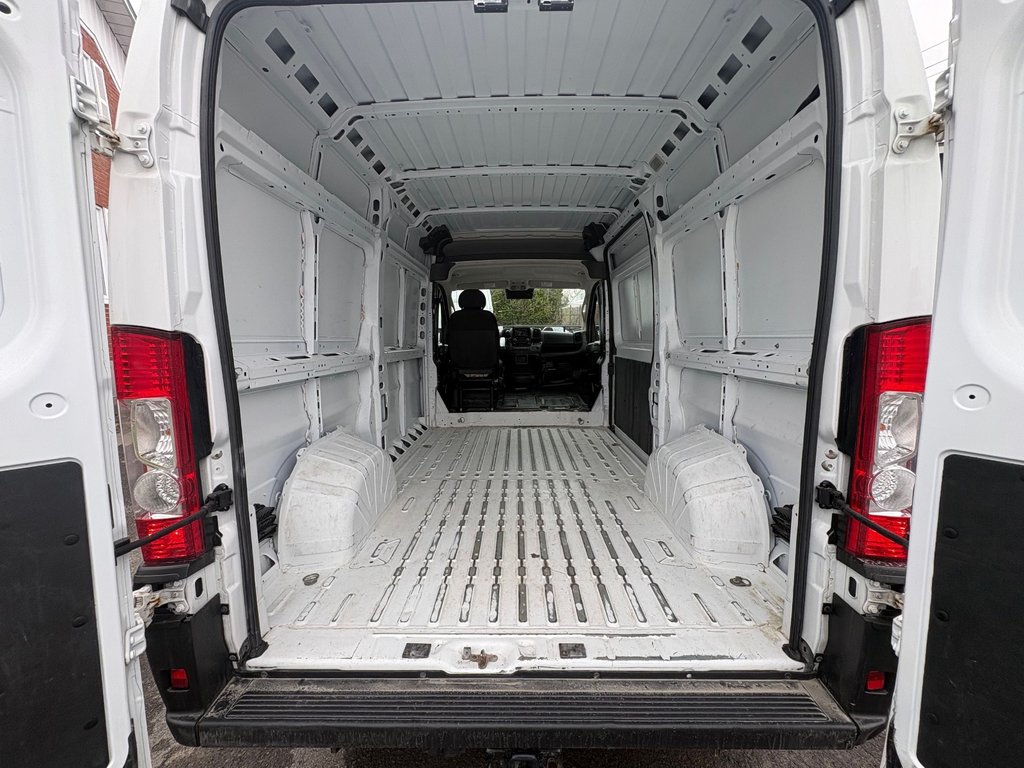 Ram ProMaster Cargo Van 2500 High Roof 136' 2023 à Repentigny, Québec - 8 - w1024h768px