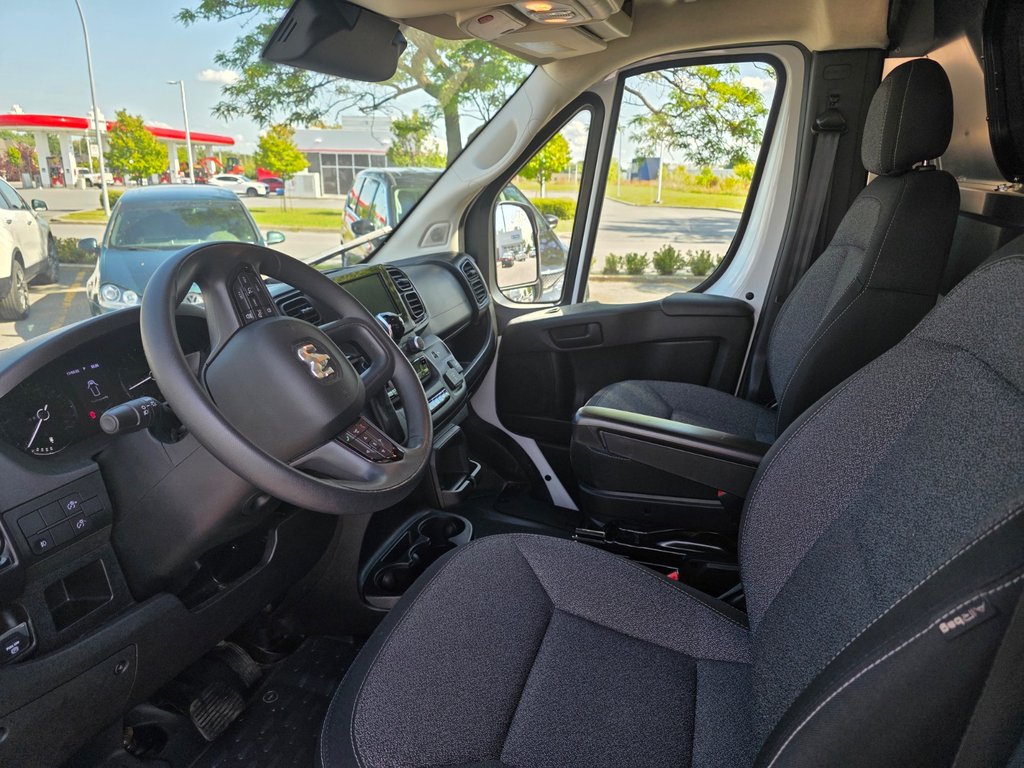 2025 Ram ProMaster Cargo Van 3500 High Roof 159’ in Saint-Sulpice, Quebec - 12 - w1024h768px
