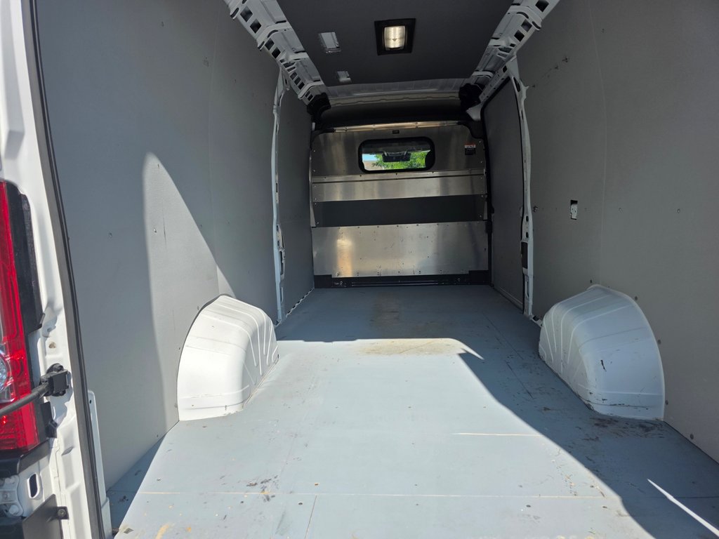 2025 Ram ProMaster Cargo Van 3500 High Roof 159’ in Saint-Sulpice, Quebec - 9 - w1024h768px