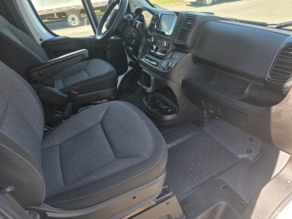 2025 Ram ProMaster Cargo Van 3500 High Roof 159’ in Saint-Sulpice, Quebec - 11 - w1024h768px