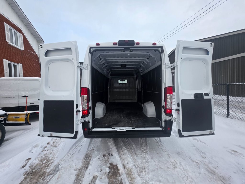 2025 Ram ProMaster Cargo Van 3500 High Roof 159' EXT in Repentigny, Quebec - 11 - w1024h768px