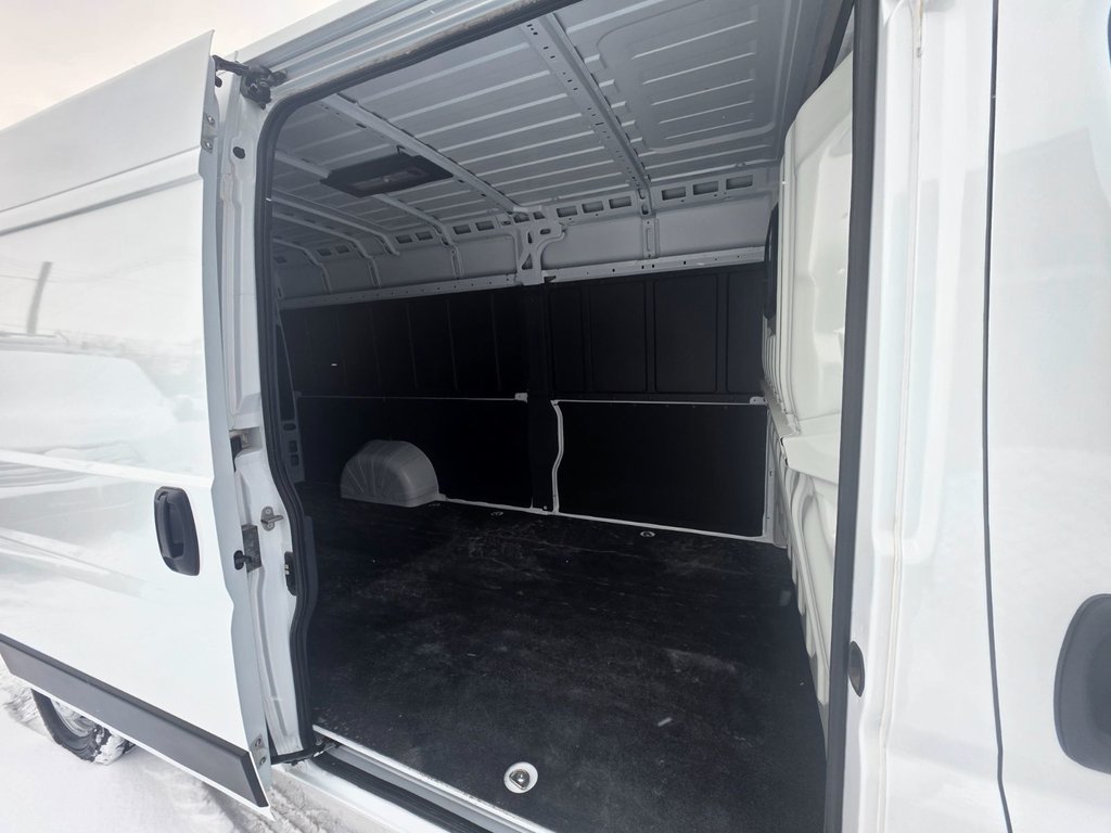 2025 Ram ProMaster Cargo Van 3500 High Roof 159' EXT in Repentigny, Quebec - 9 - w1024h768px