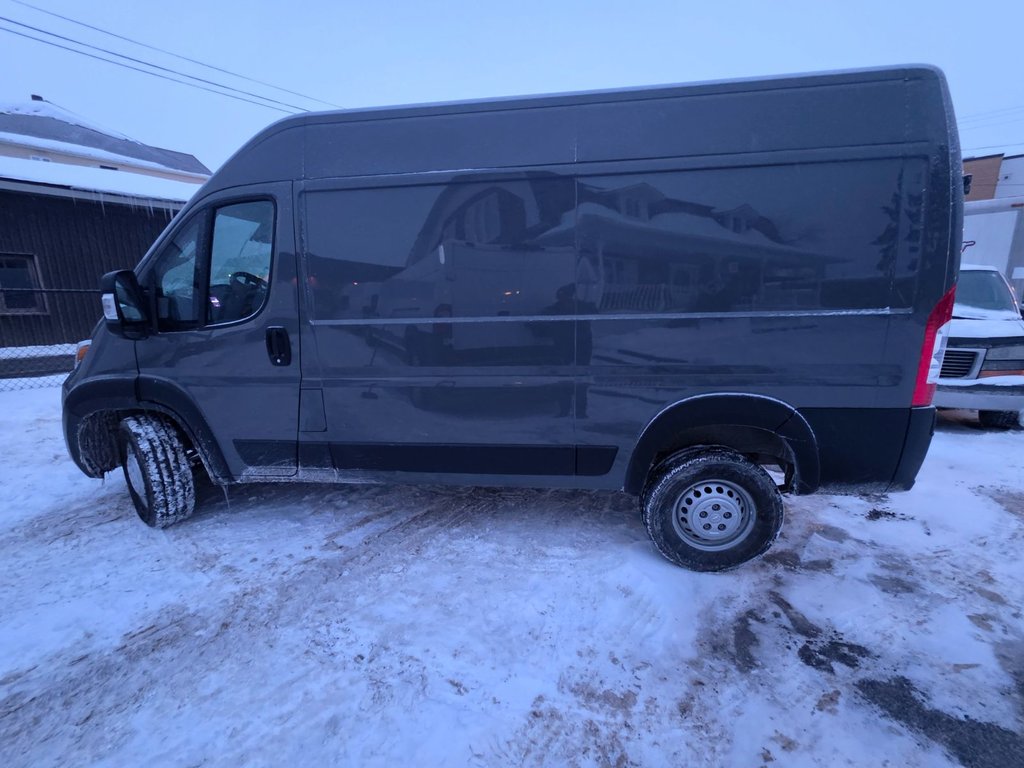 2025 Ram ProMaster Cargo Van 1500 High Roof 136' in Repentigny, Quebec - 3 - w1024h768px