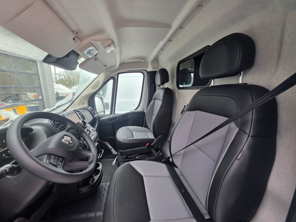 2025 Ram ProMaster Cargo Van 2500 High Roof 136' in Repentigny, Quebec - 8 - w1024h768px
