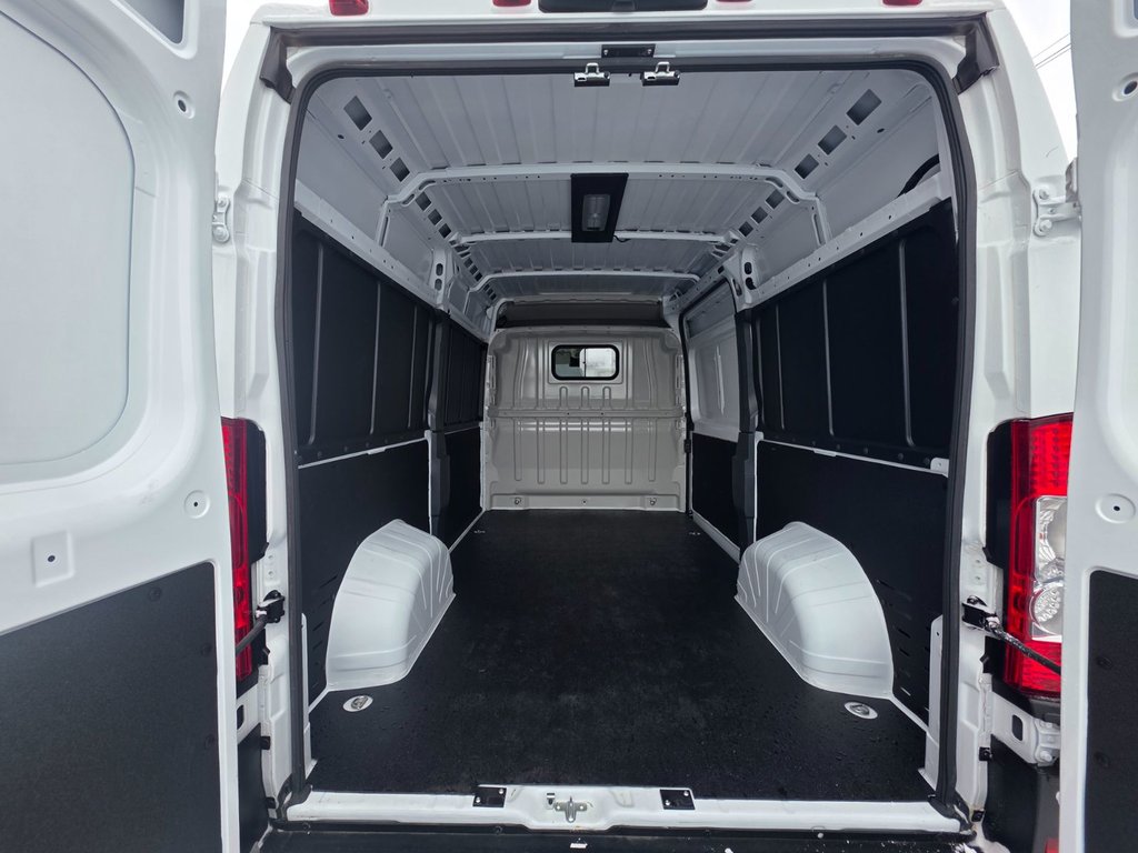 2025 Ram ProMaster Cargo Van 2500 High Roof 136' in Repentigny, Quebec - 11 - w1024h768px