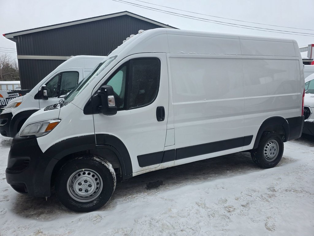2025 Ram ProMaster Cargo Van 2500 High Roof 136' in Repentigny, Quebec - 2 - w1024h768px