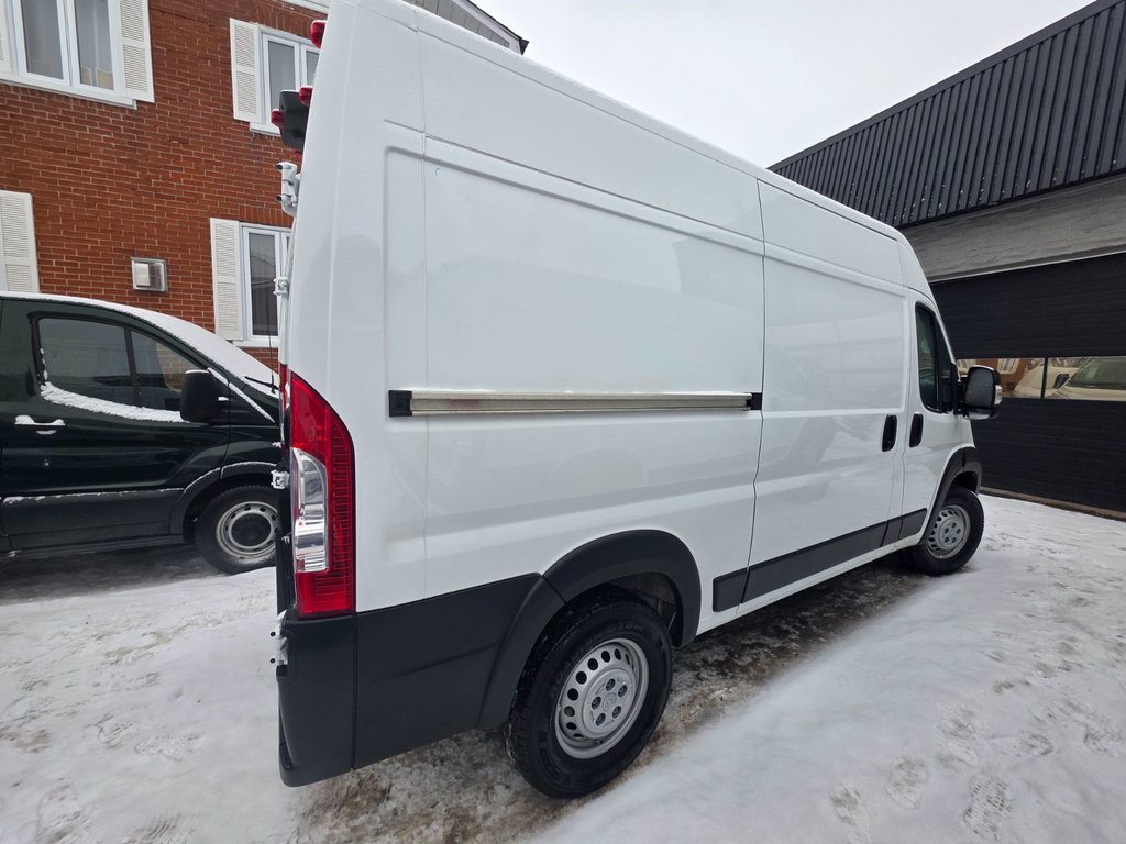 2025 Ram ProMaster Cargo Van 2500 High Roof 136' in Repentigny, Quebec - 7 - w1024h768px