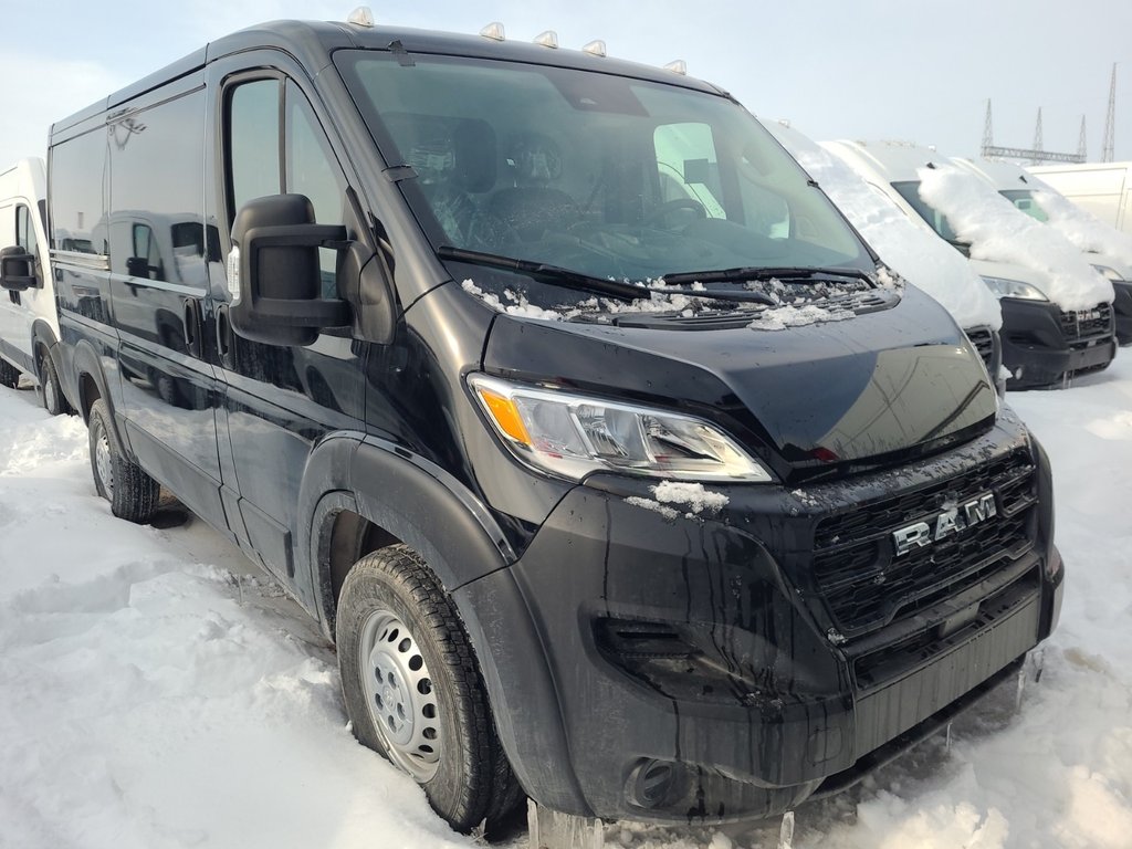 Ram ProMaster Cargo Van 1500 Low Roof 136' 2025 à Repentigny, Québec - 1 - w1024h768px