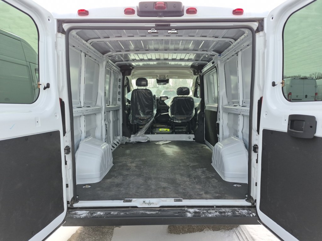 Ram ProMaster Cargo Van 1500 Low Roof 136' 2025 à Repentigny, Québec - 4 - w1024h768px