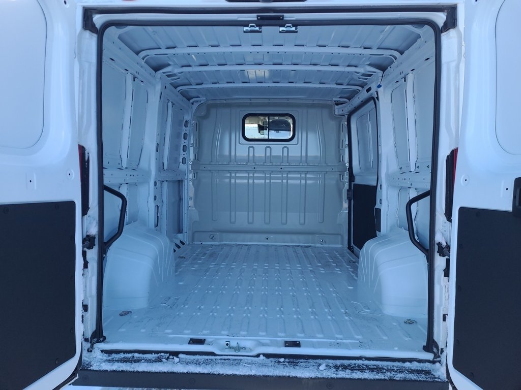 Ram ProMaster Cargo Van 1500 Low Roof 118' 2025 à Repentigny, Québec - 4 - w1024h768px