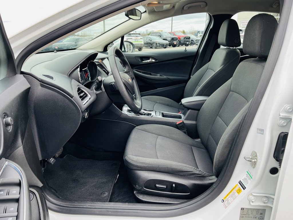 2018 Chevrolet Cruze LT Turbo-5