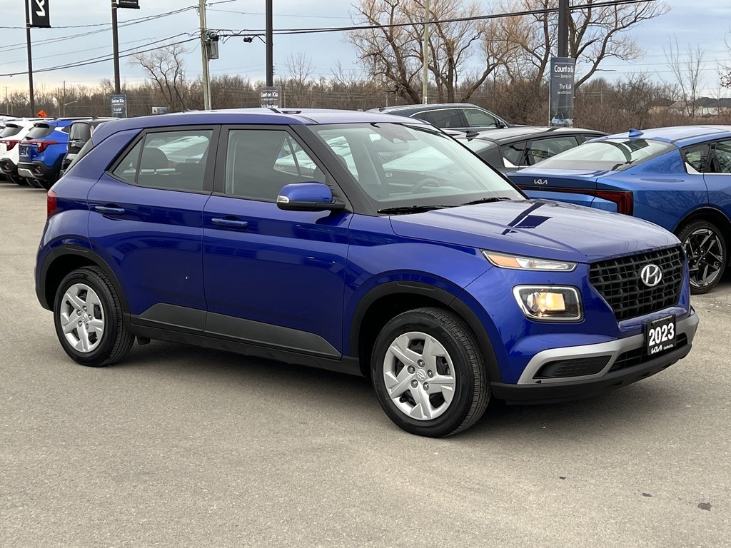 2023 Hyundai Venue Essential-3