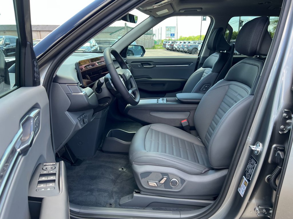 Kia EV9 Land AWD w/ Plus Package 2026-7