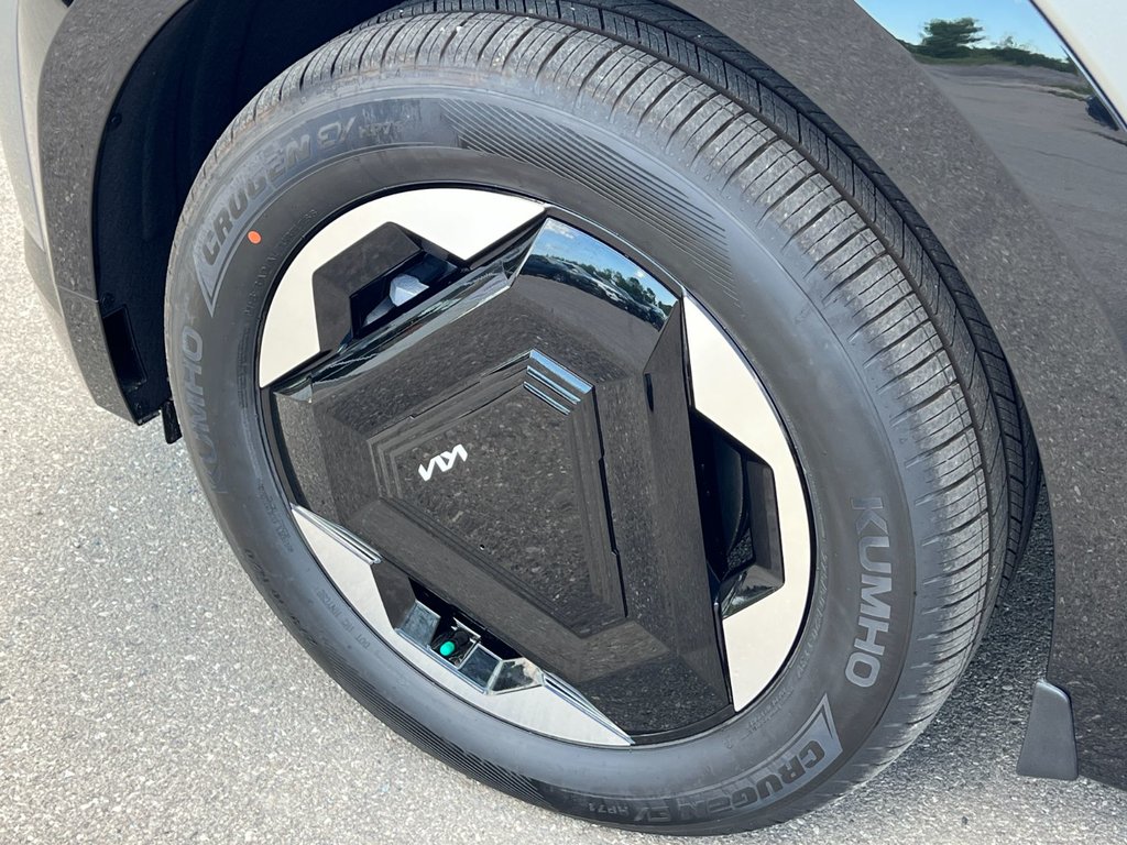 2026 Kia EV9 Land AWD w/ Plus Package-5