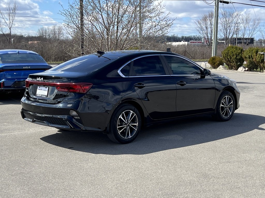 2023 Kia Forte EX IVT-2