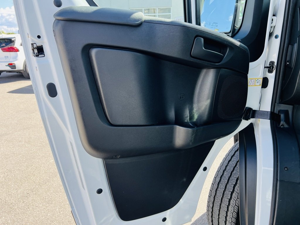 Ram ProMaster Cargo Van Tradesman 2025-6