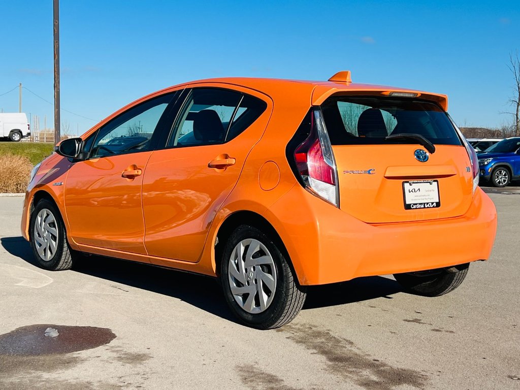 Toyota Prius c Technology 2015-1