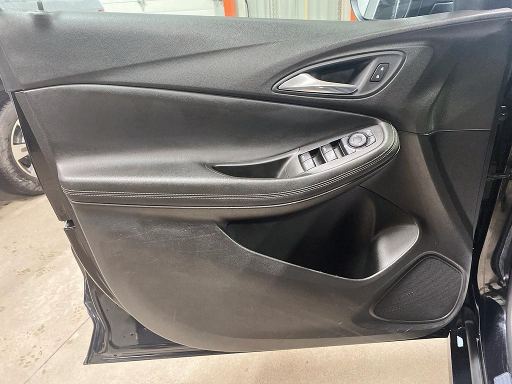 Buick Encore GX  2021 à Jonquière, Québec - 11 - w1024h768px