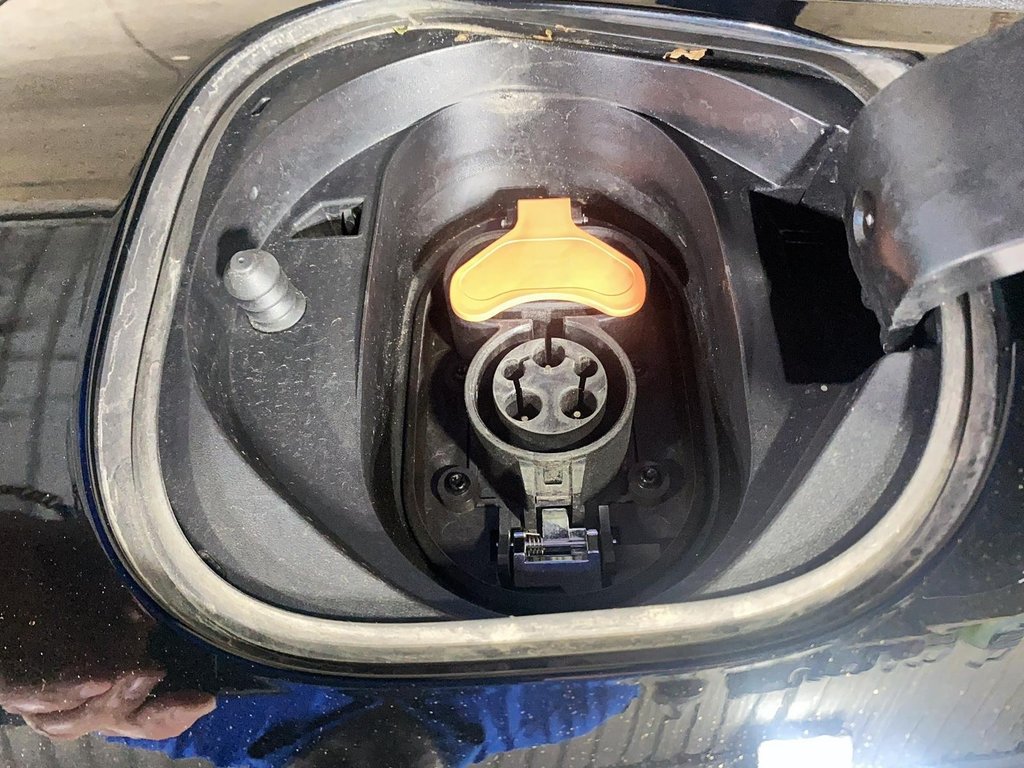 2022 Chevrolet Bolt EUV LT in Chicoutimi, Quebec - 9 - w1024h768px