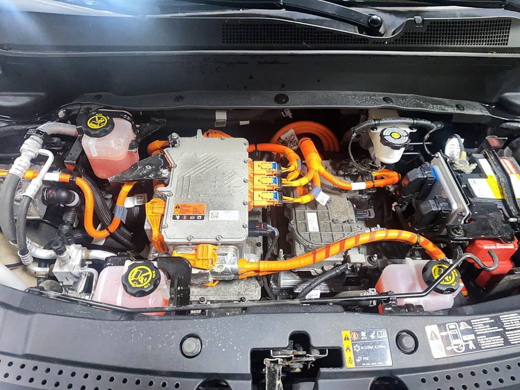 2022 Chevrolet Bolt EUV LT in Chicoutimi, Quebec - 8 - w1024h768px