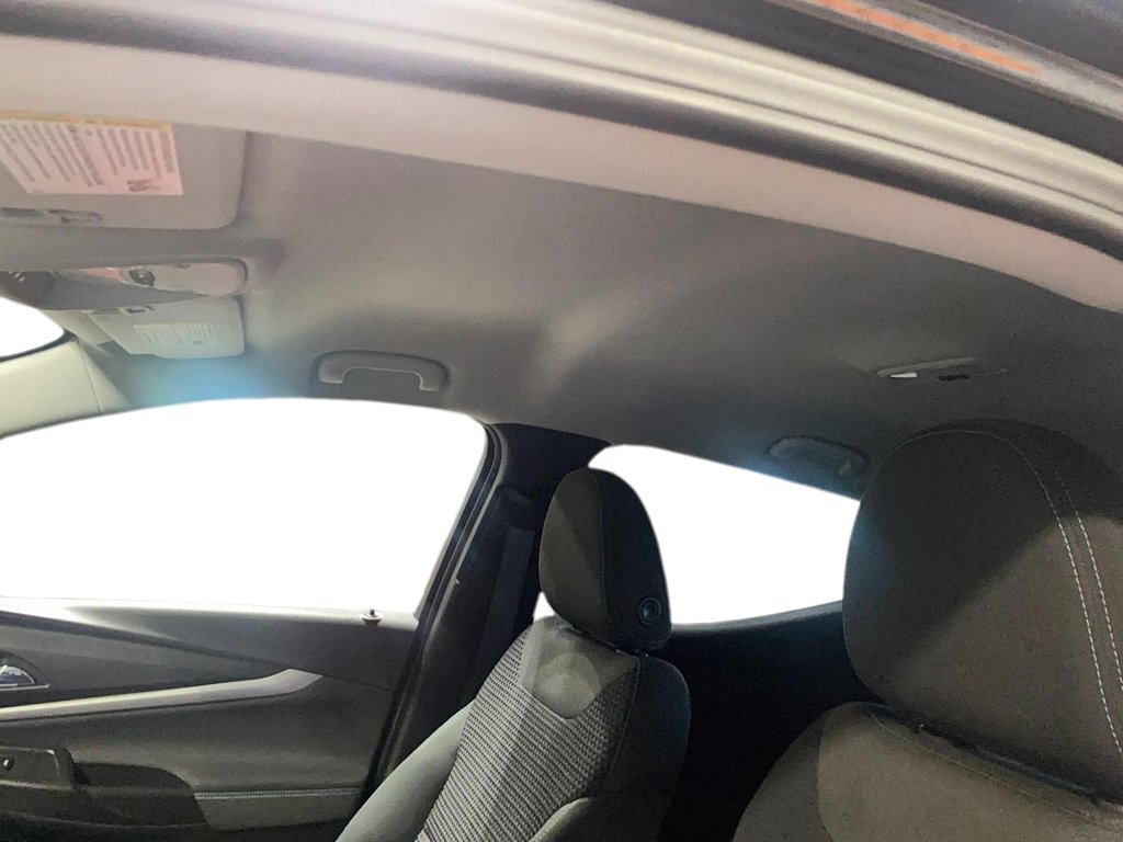 2022 Chevrolet Bolt EUV LT in Chicoutimi, Quebec - 14 - w1024h768px