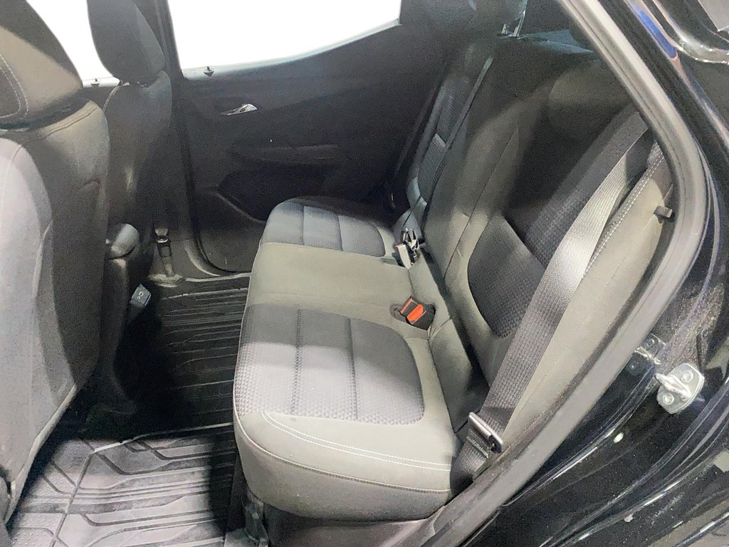 2022 Chevrolet Bolt EUV LT in Chicoutimi, Quebec - 10 - w1024h768px