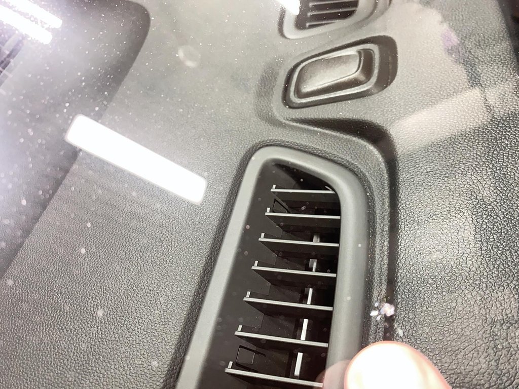 2023 Chevrolet Bolt EUV in Baie-Comeau, Quebec - 24 - w1024h768px