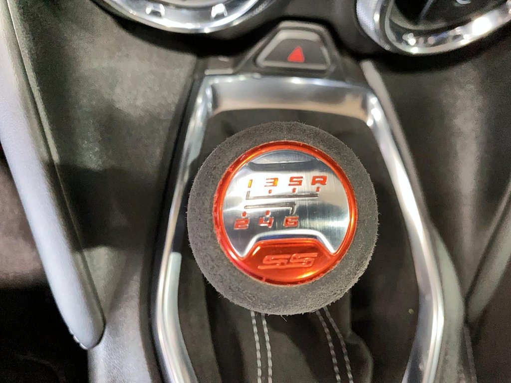 2020 Chevrolet Camaro in Jonquière, Quebec - 11 - w1024h768px