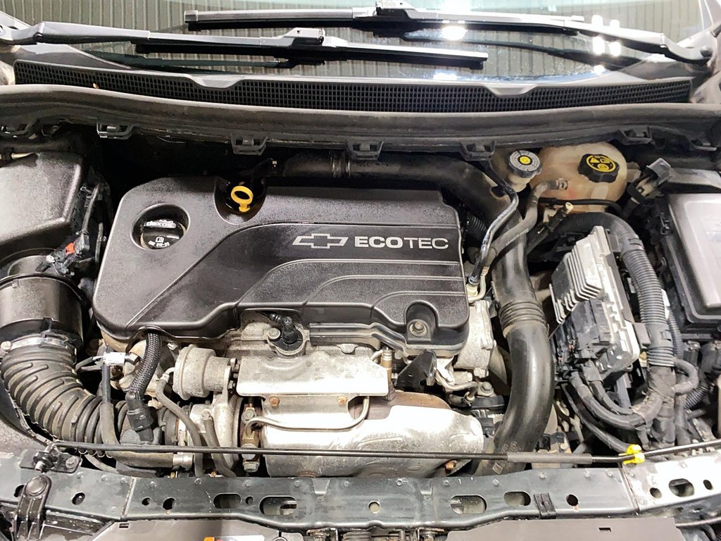 Chevrolet Cruze  2017 à Jonquière, Québec - 8 - w1024h768px